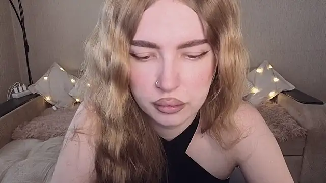 ViolettaLopez online show from May 2, 1:36 pm