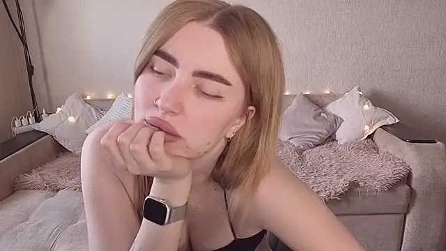 ViolettaLopez online show from June 26, 3:02 pm