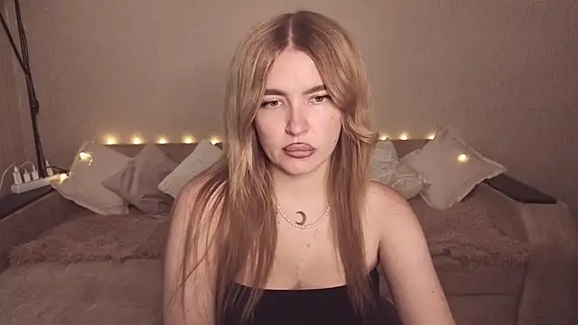 ViolettaLopez online show from August 2, 4:21 pm