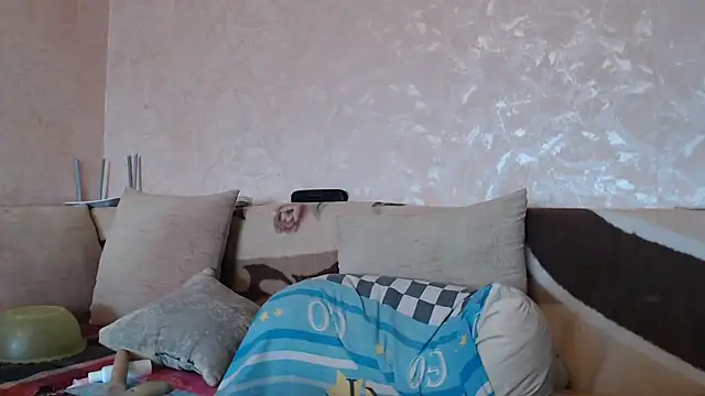 Amy August online show from September 19, 9:30 am