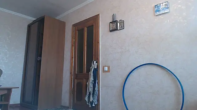 Amy August online show from July 20, 10:39 am