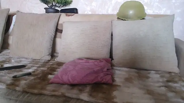 Amy August online show from June 15, 6:13 am