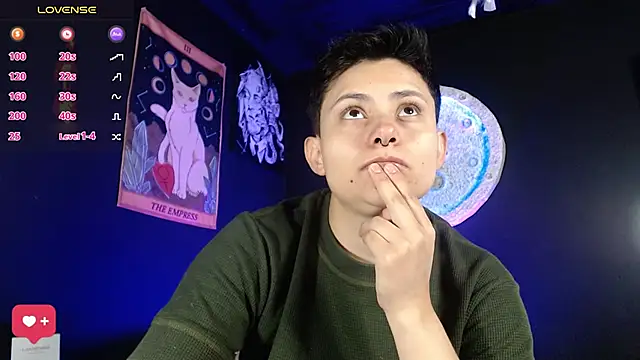 girl intense444 online show from November 21, 1:13 pm