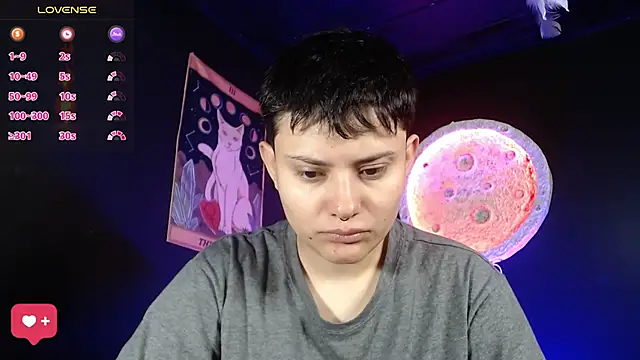 girl intense444 online show from November 17, 12:50 pm