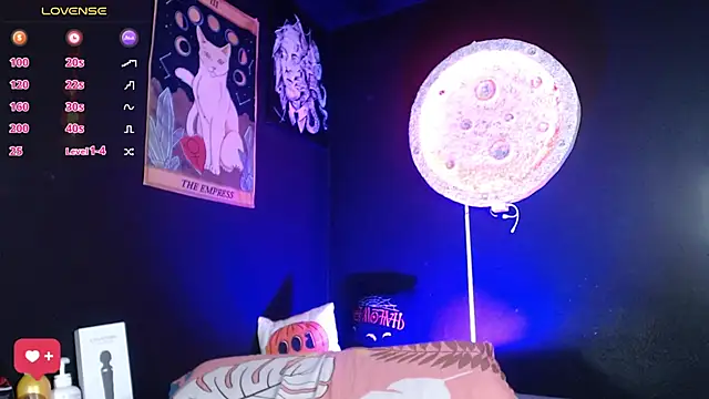 girl intense444 online show from November 19, 1:11 pm