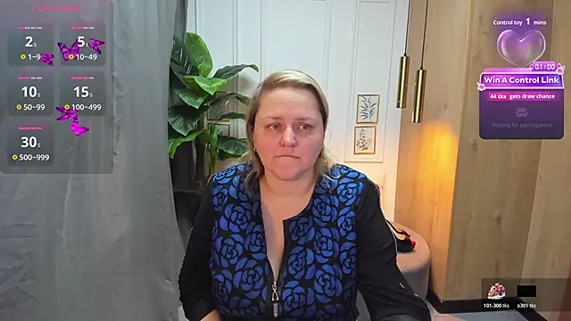 ScarlettSoft online show from February 26, 5:17 am