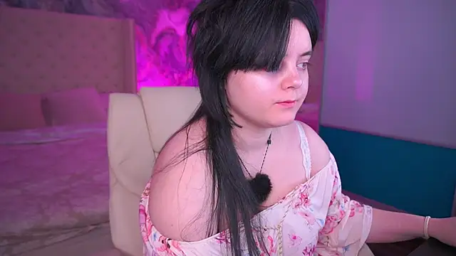 LittleShyy online show from August 4, 2:12 pm