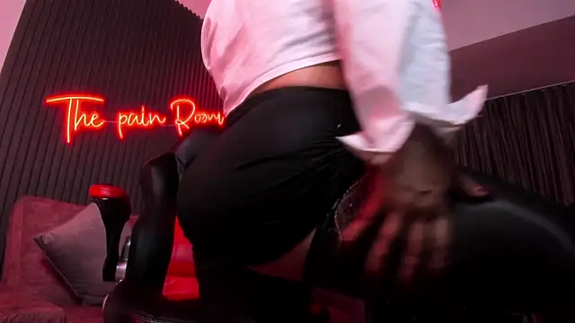 arianna smith  online show from October 23, 11:00 pm