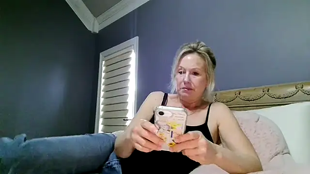 Lisaisluscious online show from April 29, 3:04 pm