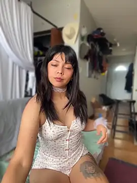 andreaisyourmis online show from June 8, 2:07 pm