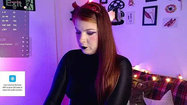 auroralatexprincess online show from October 27, 7:52 pm