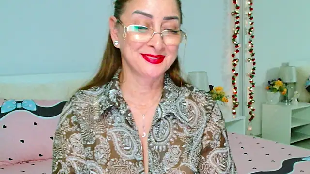 Tyana40 online show from March 18, 6:18 am