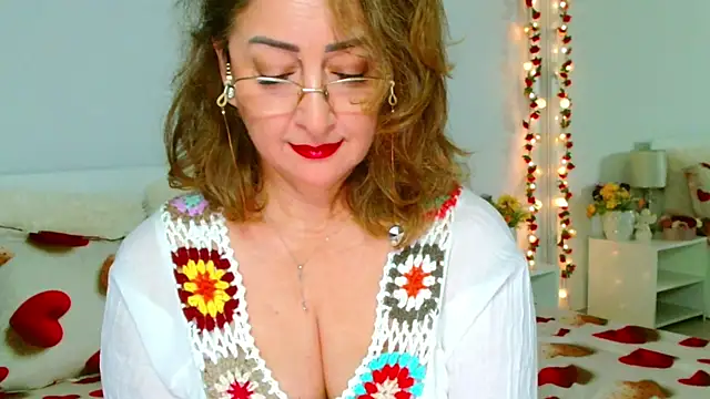Tyana40 online show from June 15, 1:17 am