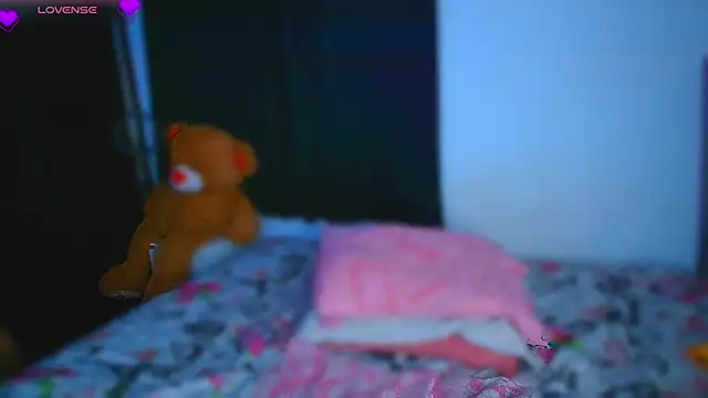 Mishukitty online show from November 3, 2:15 am