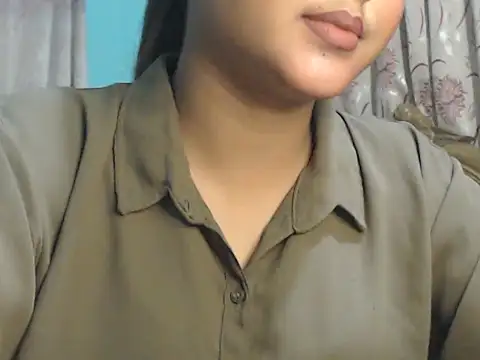 NancyRuvi online show from October 28, 4:13 pm