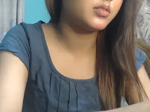 NancyRuvi online show from December 14, 4:57 pm