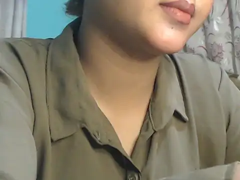 NancyRuvi online show from November 15, 4:19 pm