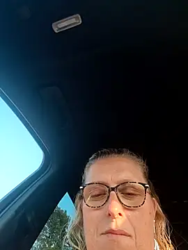 winniess40 online show from July 8, 6:32 pm