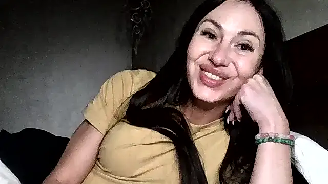 JulianaGold1 online show from April 27, 8:17 pm