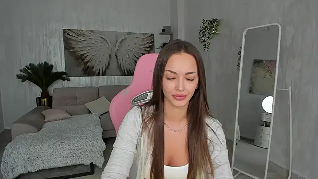 TiffanyHouston  online show from February 21, 8:15 am