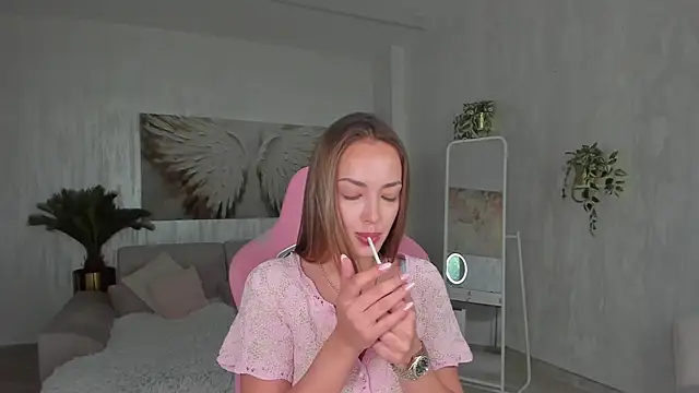 TiffanyHouston  online show from May 16, 6:27 am