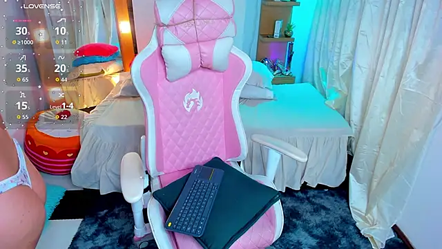 jenndy lockhart online show from March 18, 3:55 am