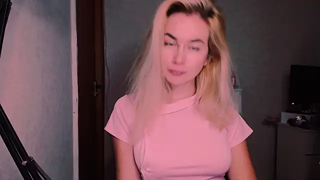 xxxcharismaaa online show from September 16, 3:36 am