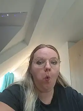 Fiona0705 online show from September 19, 10:25 am