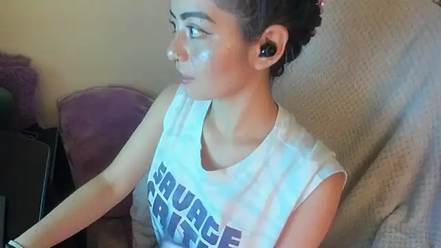 Sammysammy  online show from November 19, 7:08 am