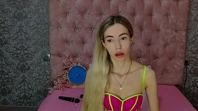 Akilla Queen online show from July 7, 1:52 am