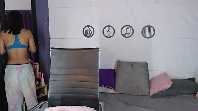 skinny Yizz online show from July 21, 9:48 pm
