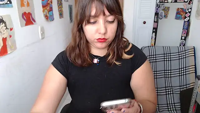 soynanabela28 online show from August 2, 10:46 pm