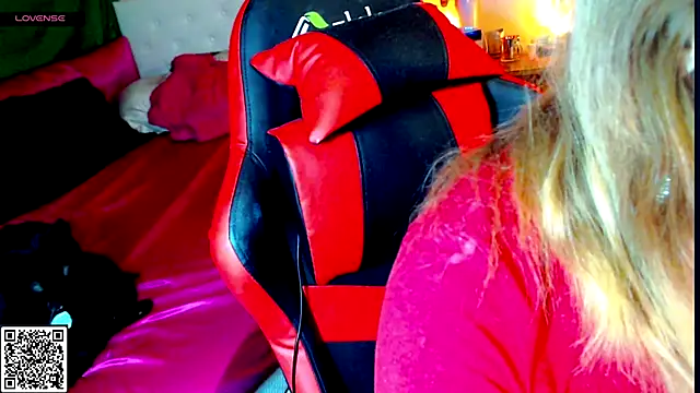 sugahfreeee online show from September 12, 1:39 am