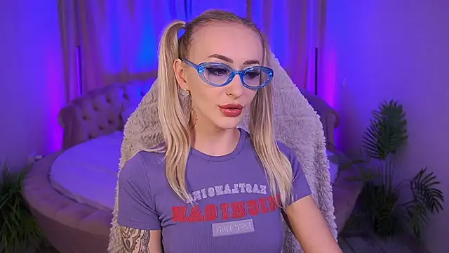 GraceCandy online show from November 10, 10:05 pm