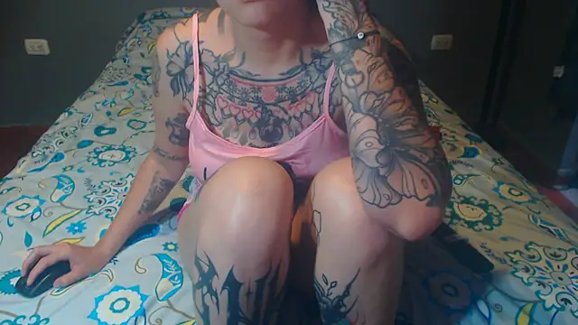 Tattoodreams lucy online show from April 26, 9:45 pm