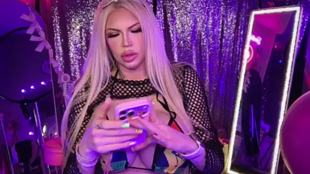 bimbotwerkqueen online show from June 20, 1:53 am
