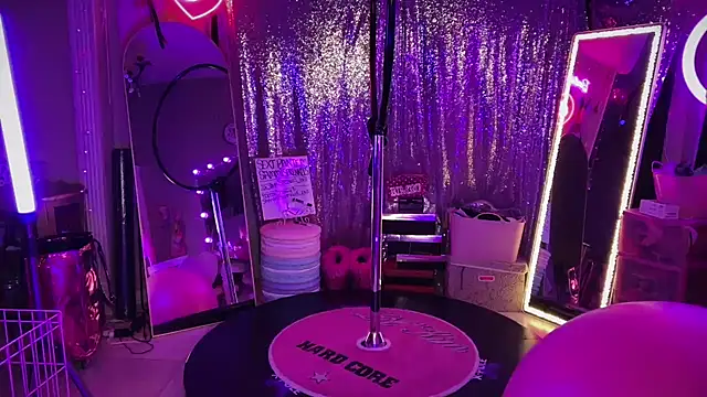 bimbotwerkqueen online show from July 19, 1:30 am
