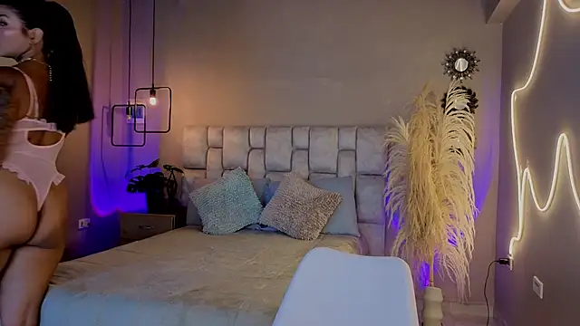 pamela reyes  online show from November 27, 7:06 pm