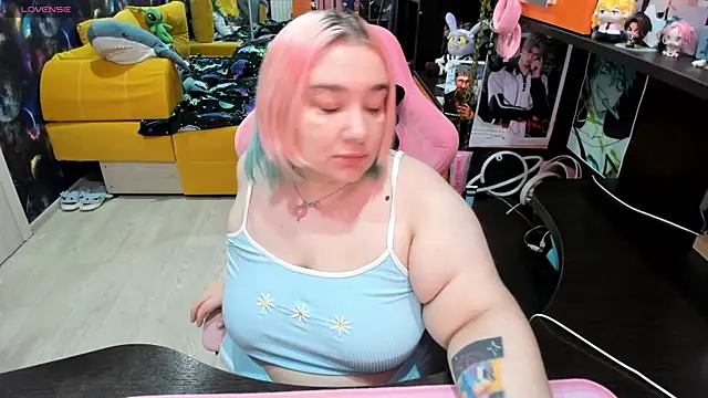 Softie Sofy online show from May 1, 2:04 am