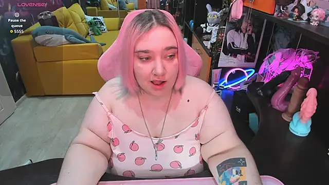 Softie Sofy online show from June 18, 3:08 am