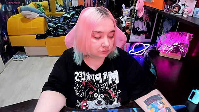Softie Sofy online show from April 27, 2:30 am