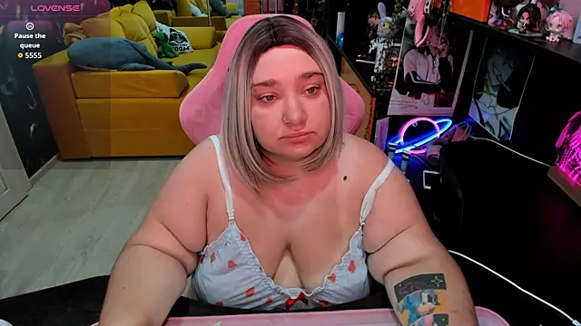 Softie Sofy online show from July 29, 2:11 am