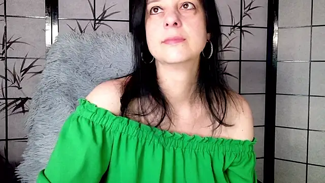  Sweetlonglips  online show from March 15, 6:26 am