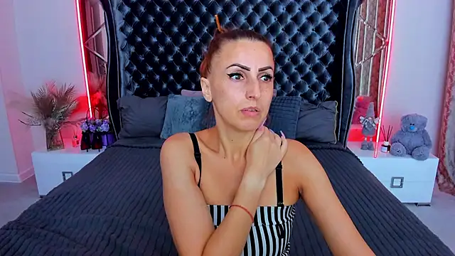 Rebecca Diamond online show from August 2, 5:32 am