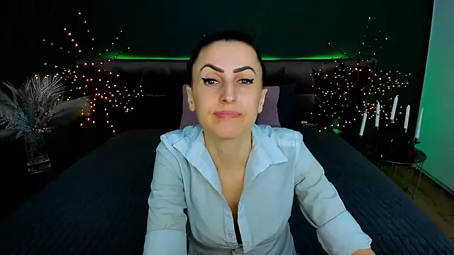 Rebecca Diamond online show from February 17, 6:56 am