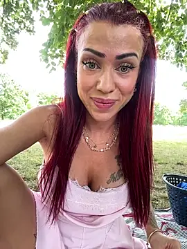 Just Sophia  online show from June 18, 10:31 am