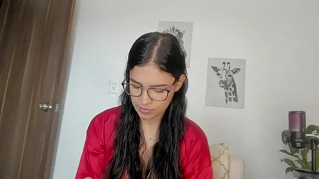 Snapshot of Hanna_Risso chatting on October 10, 6:13 pm Hanna Risso online show from October 10, 6:13 pm