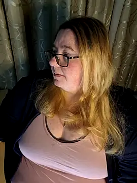 Iceprincess2bad4u online show from June 10, 6:39 pm