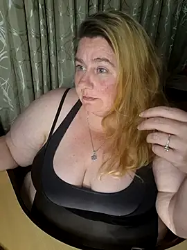 Snapshot of Iceprincess2bad4u chatting on October 15, 6:43 pm Iceprincess2bad4u online show from October 15, 6:43 pm
