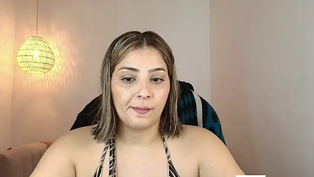 YummyAnna  online show from June 9, 7:13 pm